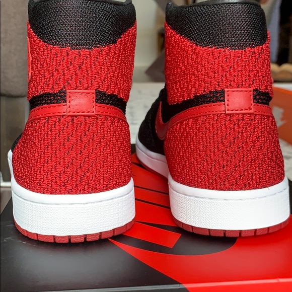 Air Jordan 1 Retro Hi Flyknit - Picture 6 of 8